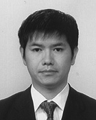 �������i