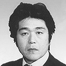 ���{���q