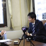 Permalink to 過去の事業報告に神奈川新聞による理事長取材の様子をUPしました。 神奈川新聞理事長取材_2