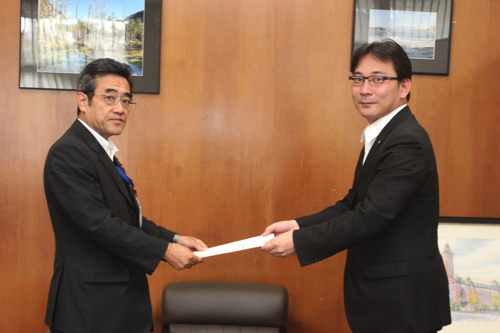 第２１回経済人会議の提言書提出